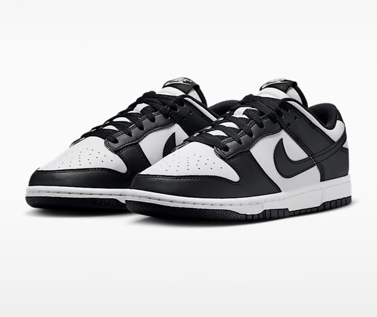 Nike Dunk Low Black/White Sneaker