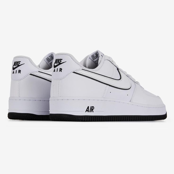 Nike Air Force 1 White/Black Sneaker